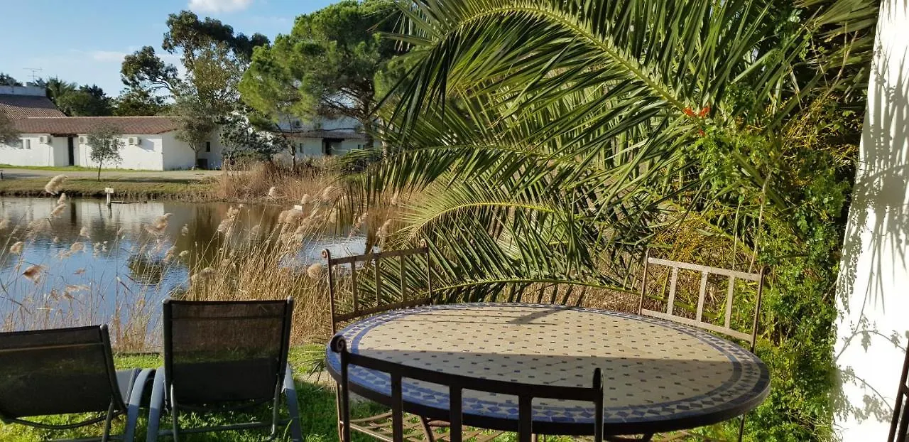 Le Mas Des Sagnes Saintes-Maries-de-la-Mer Lägenhet